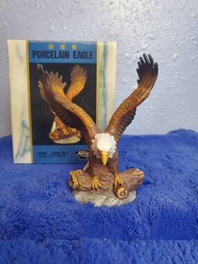Hand Painted Porcelain Bald Eagle Figurine The Abby Collection By Lavie NIB Read